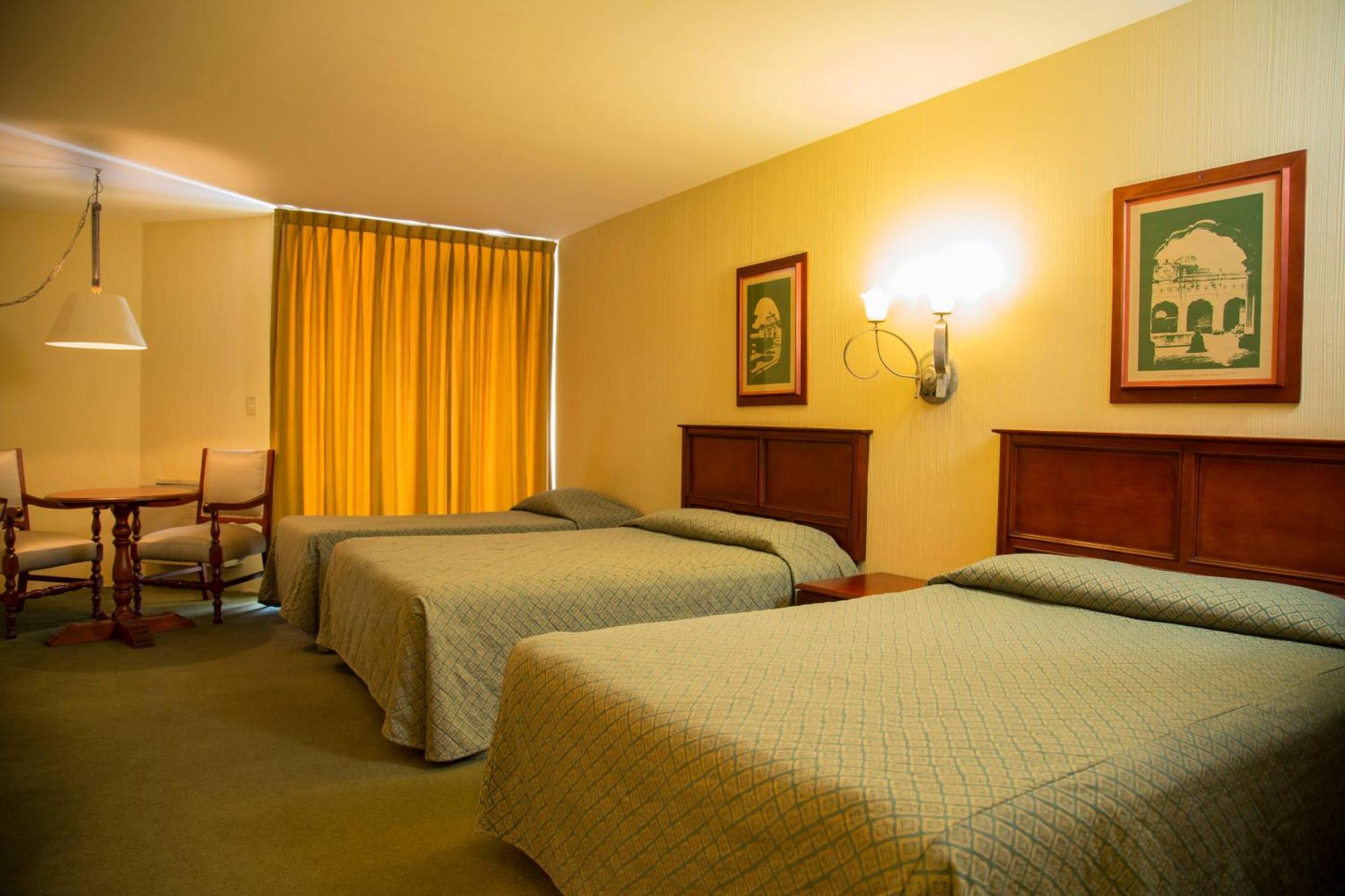 Conquistador Hotel & Conference Center Guatemalaváros Szoba fotó
